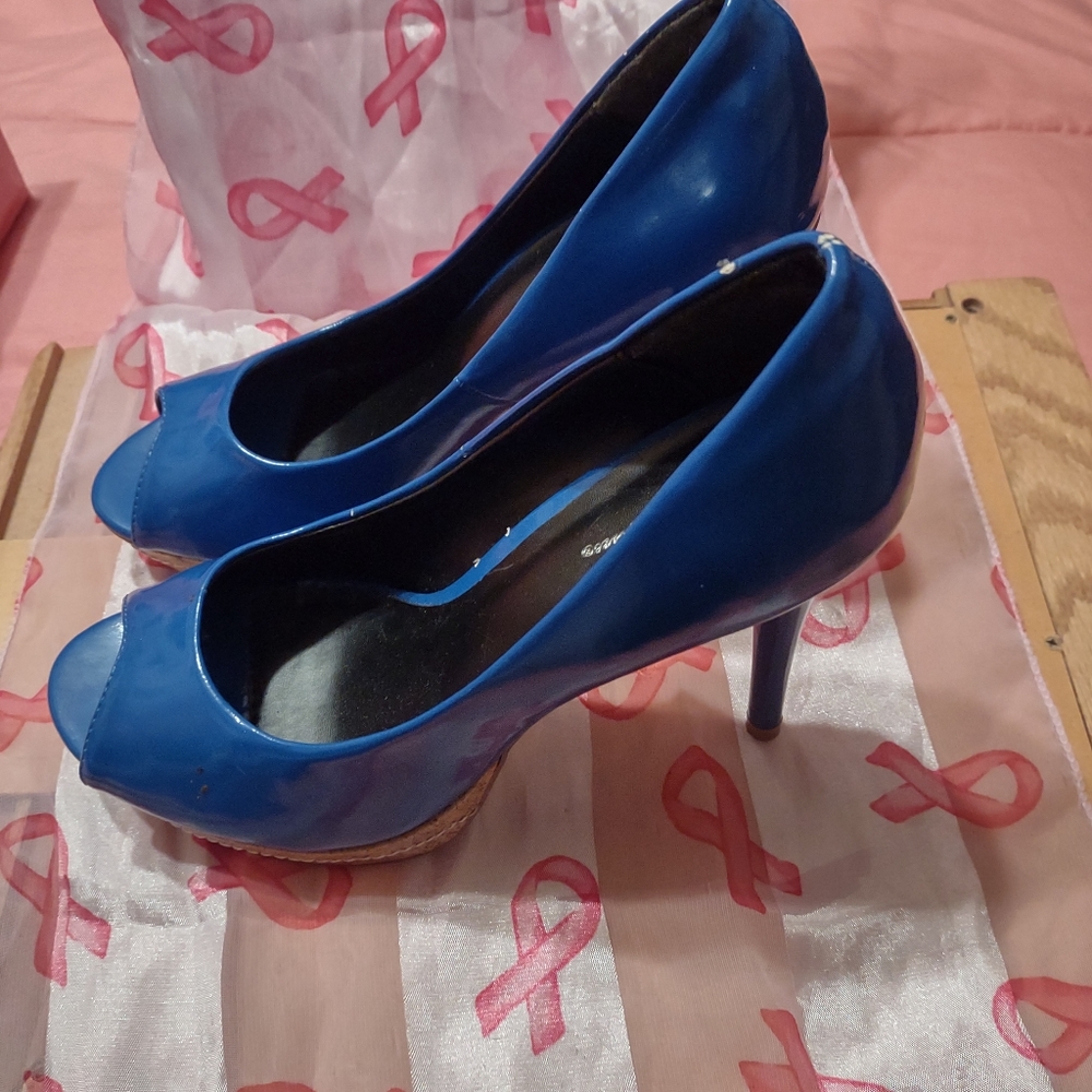 Shoes - Picture 2 of 2